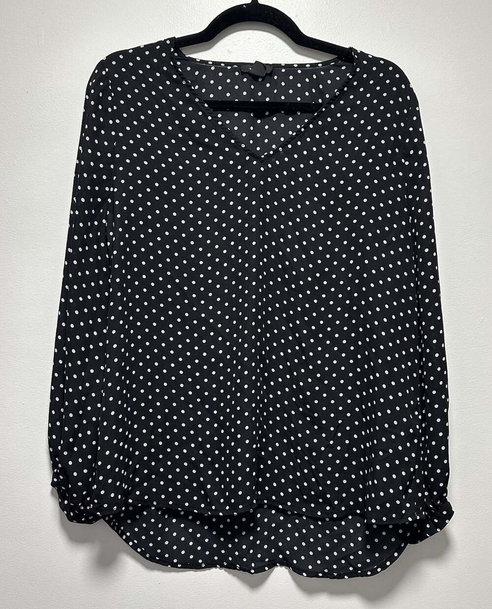 Halogen Women’s Long Sleeve Black and White Polka Dot Blouse Size Medium